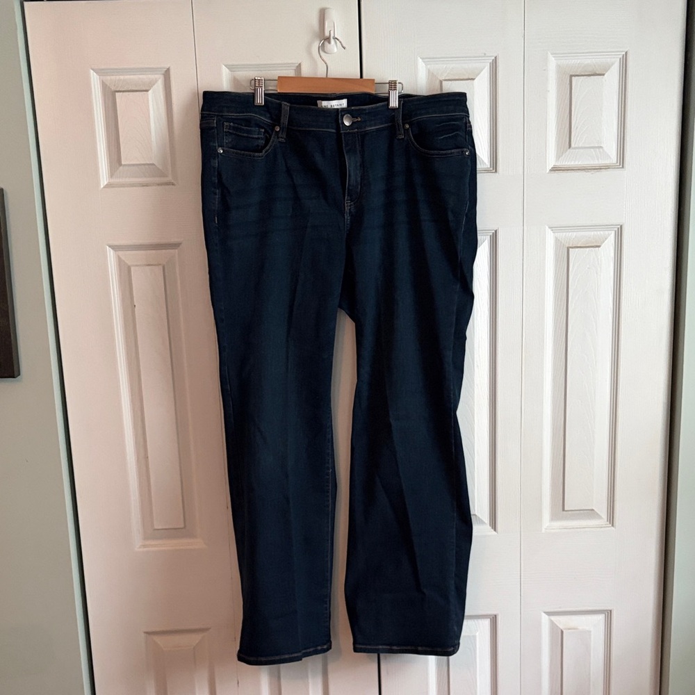 NWOT Women’s Dark Blue Straight-Leg Jeans